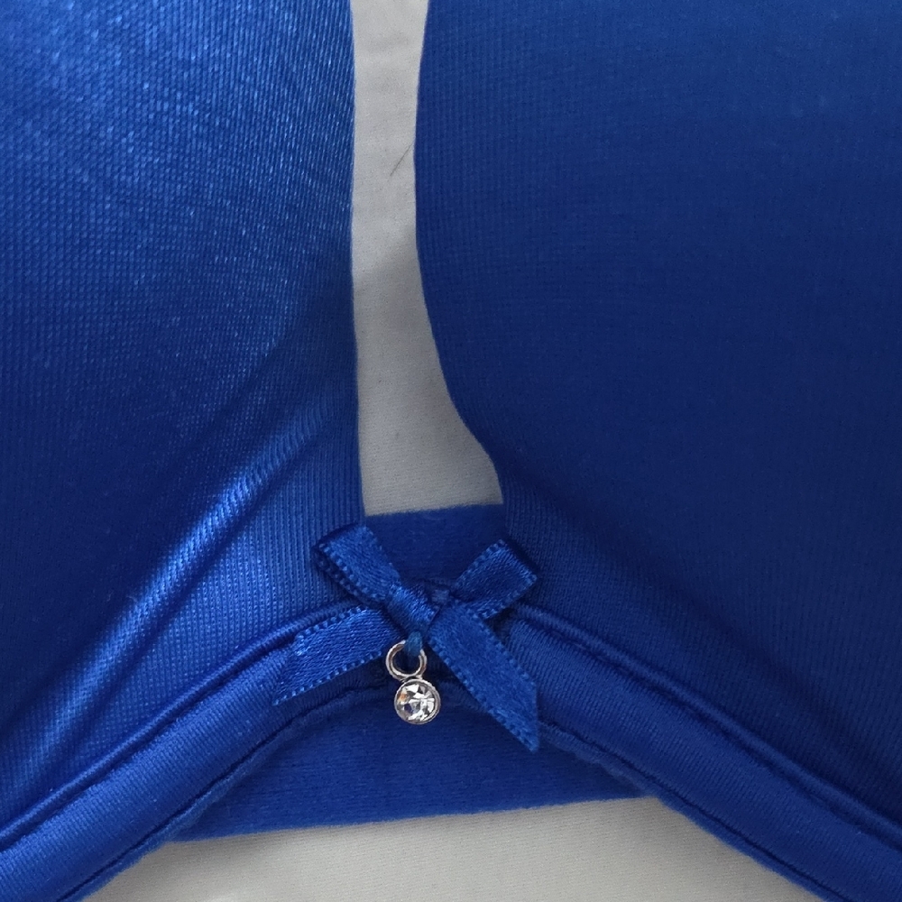VICTORIA'S SECRET Bold Blue Bra🧿 - Picture 2 of 5